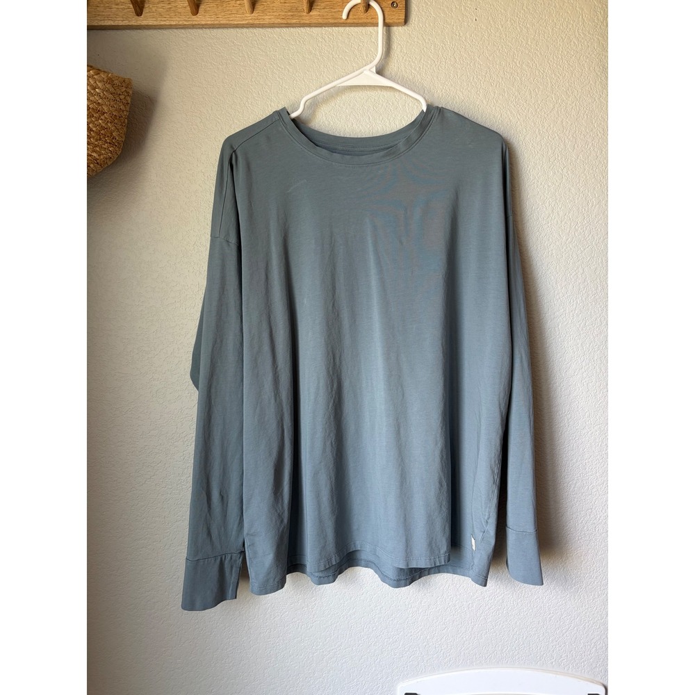 Vuori Womens Long Sleeve Feather Tee Crewneck Boxy Relaxed Fit